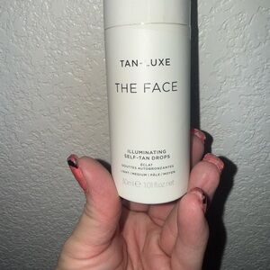 The Face Illuminating Self-Tan Drops — White